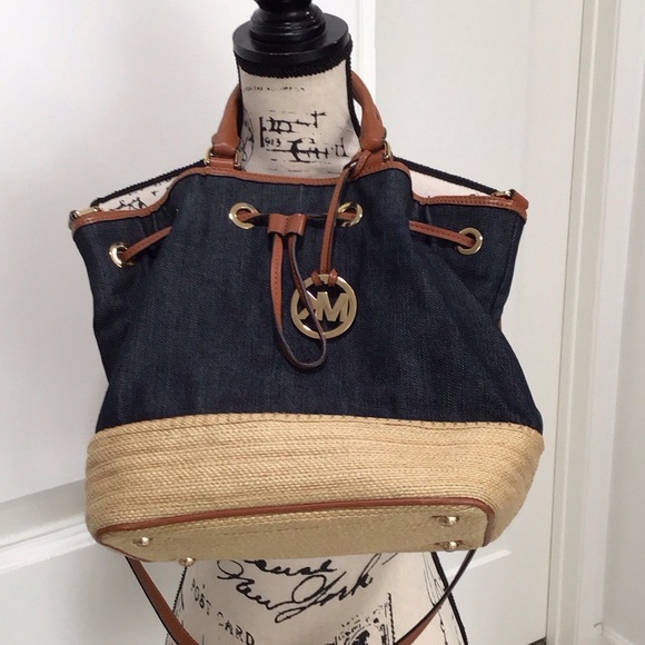 EUC. MICHAEL KORS Denim Blue Drawstring Straw Bucket Top Handle/Crossbody Bag - Picture 16 of 16